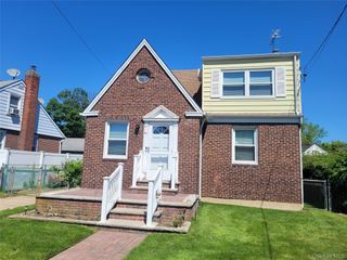 41 Nassau Boulevard, West Hempstead, NY 11552