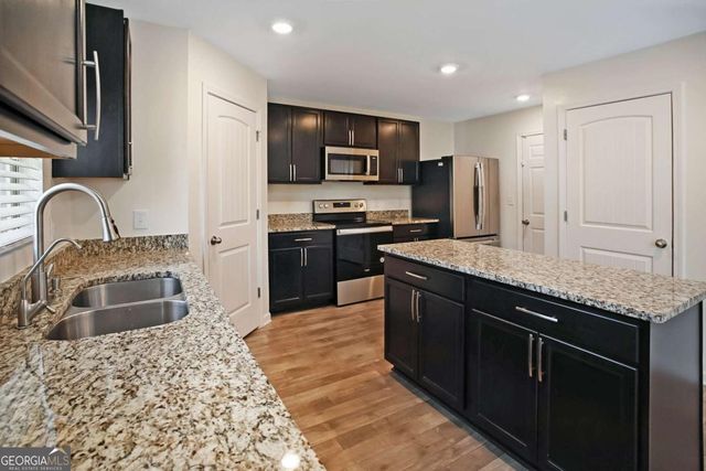 12001 Guelph Circle, Hampton, GA 30228