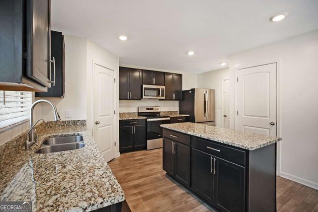 12001 Guelph Circle, Hampton, GA 30228