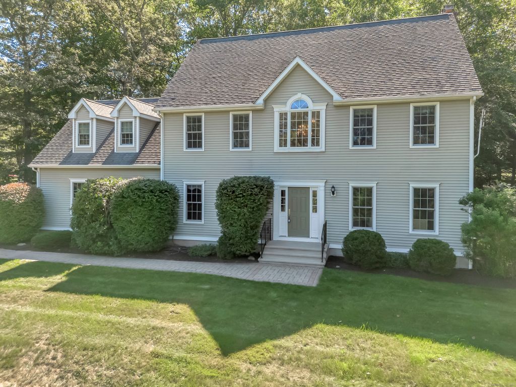 22 Natchaug Drive, Glastonbury, CT 06033