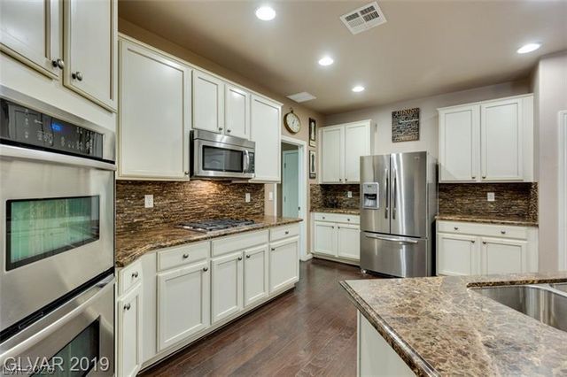 1077 Hickory Park Street, Las Vegas, NV 89138