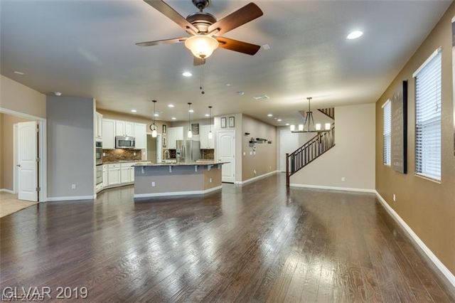 1077 Hickory Park Street, Las Vegas, NV 89138