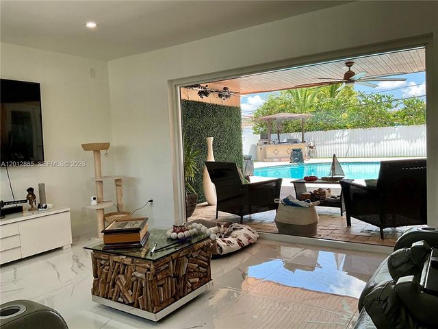 11251 SW 181st St, Miami, FL 33157
