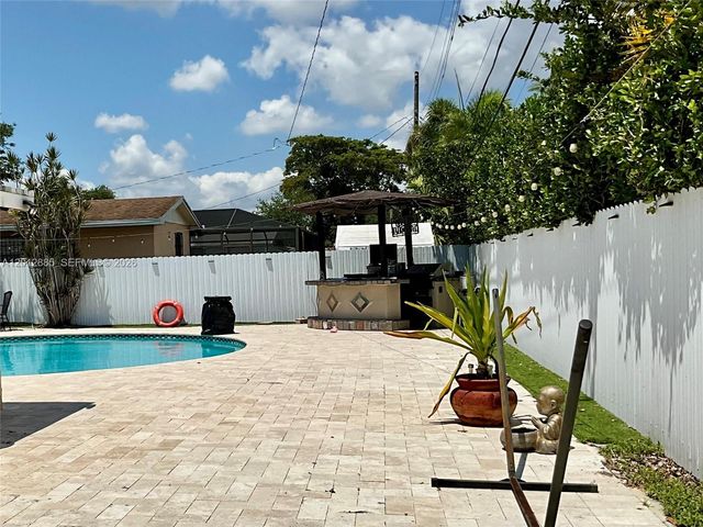11251 SW 181st St, Miami, FL 33157