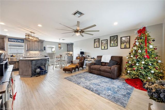 3004 W Briarwood CIR, Labelle, FL 33935