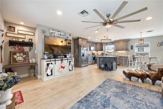 3004 W Briarwood CIR, Labelle, FL 33935