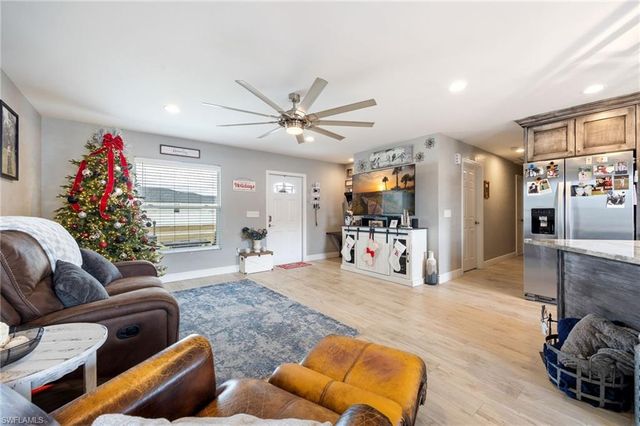 3004 W Briarwood CIR, Labelle, FL 33935