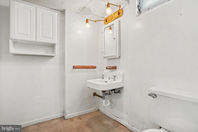 401 WOOD ST, Harrisburg, PA 17109