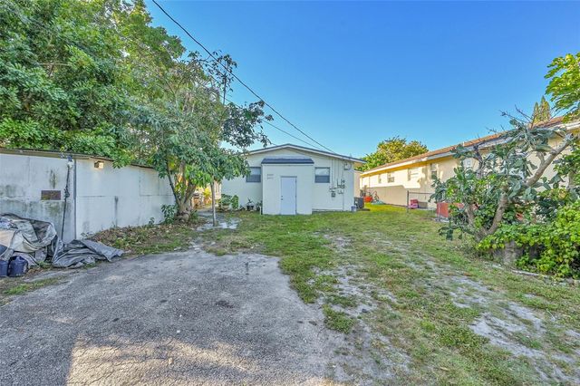 2409 Taft Street, Hollywood, FL 33020