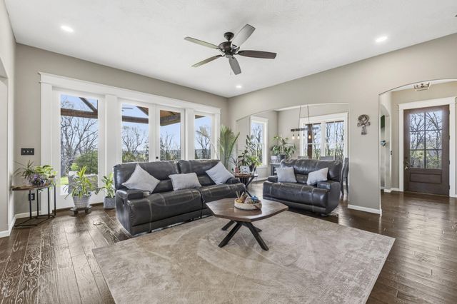 2665 W Old Limey Road, Brookline, MO 65619