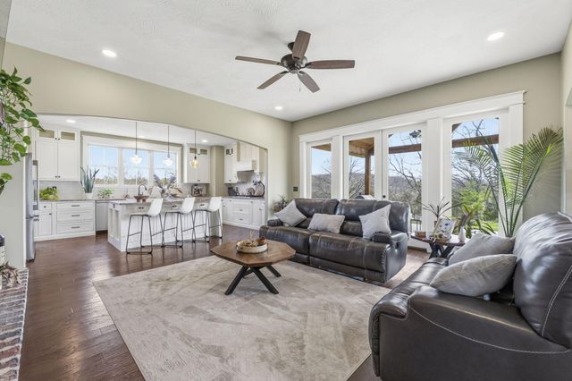 2665 W Old Limey Road, Brookline, MO 65619