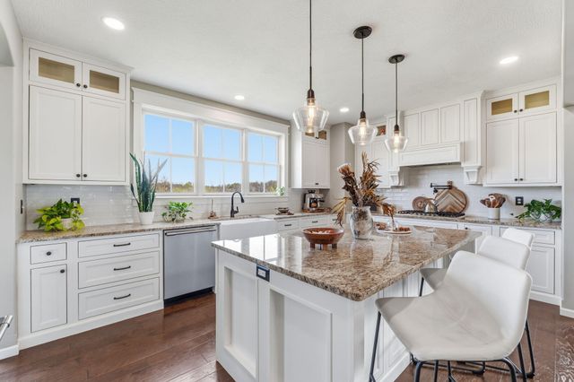 2665 W Old Limey Road, Brookline, MO 65619