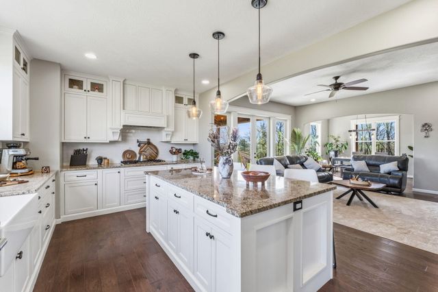 2665 W Old Limey Road, Brookline, MO 65619