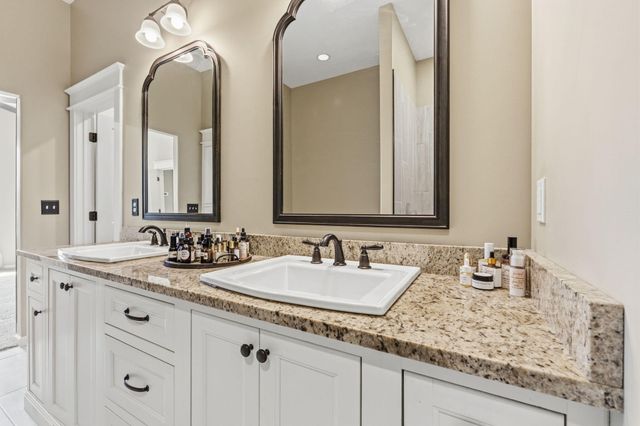 2665 W Old Limey Road, Brookline, MO 65619