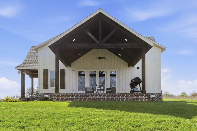 2665 W Old Limey Road, Brookline, MO 65619