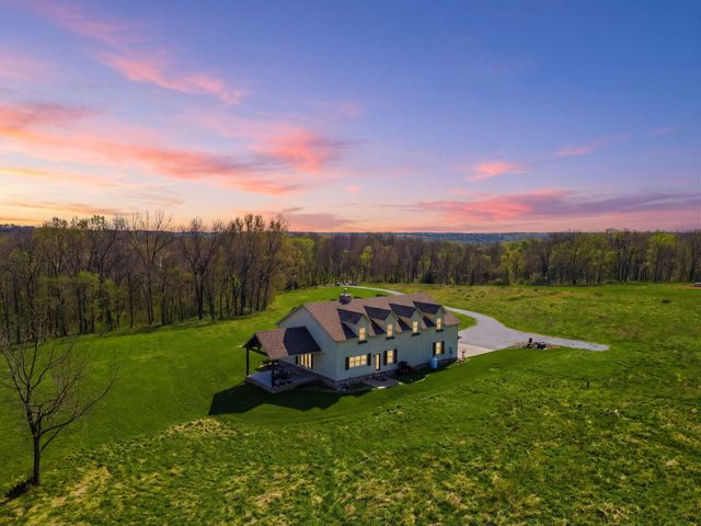 2665 W Old Limey Road, Brookline, MO 65619