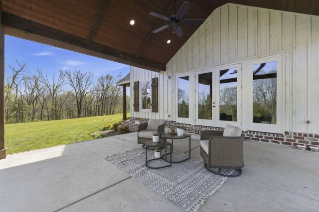 2665 W Old Limey Road, Brookline, MO 65619