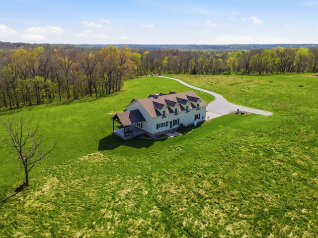 2665 W Old Limey Road, Brookline, MO 65619