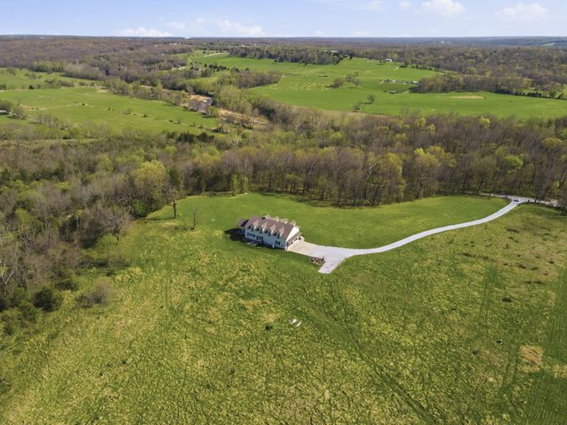 2665 W Old Limey Road, Brookline, MO 65619