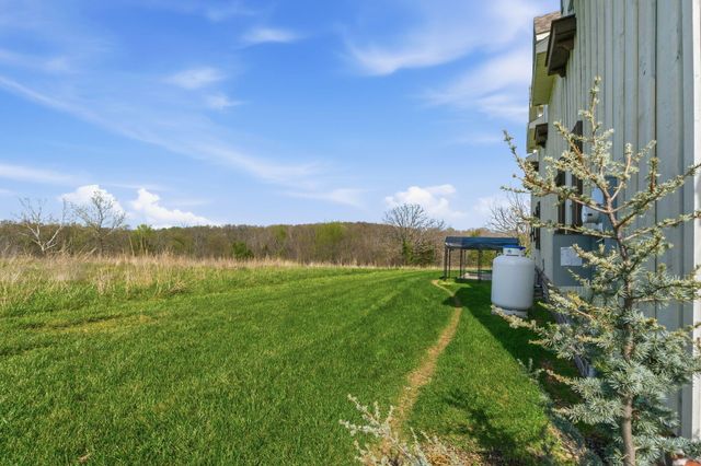 2665 W Old Limey Road, Brookline, MO 65619