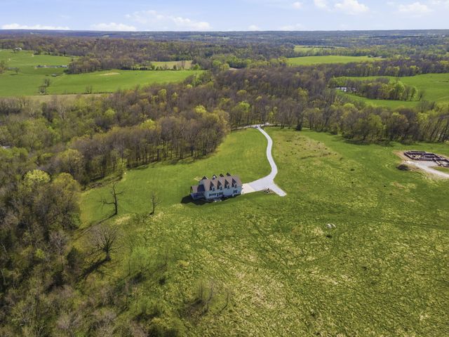 2665 W Old Limey Road, Brookline, MO 65619