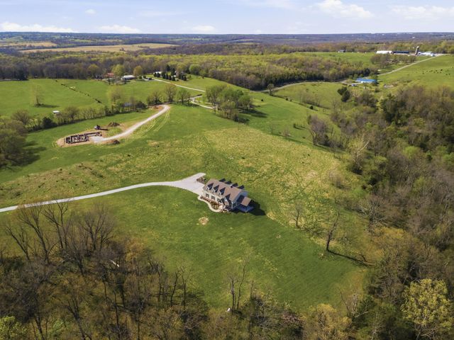 2665 W Old Limey Road, Brookline, MO 65619