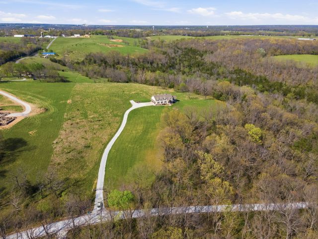 2665 W Old Limey Road, Brookline, MO 65619