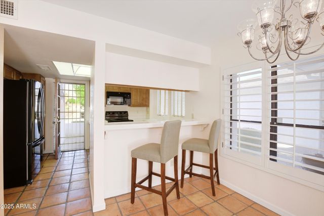 425 W KINGS Avenue, Phoenix, AZ 85023