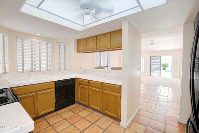 425 W KINGS Avenue, Phoenix, AZ 85023