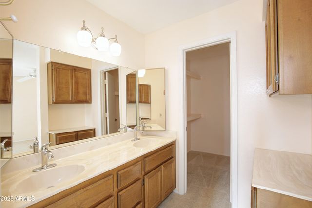 425 W KINGS Avenue, Phoenix, AZ 85023