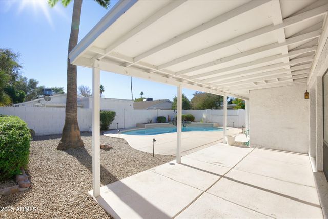 425 W KINGS Avenue, Phoenix, AZ 85023