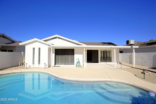 425 W KINGS Avenue, Phoenix, AZ 85023