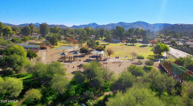 425 W KINGS Avenue, Phoenix, AZ 85023