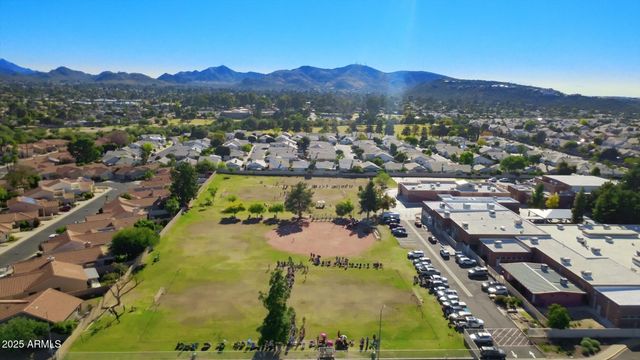 425 W KINGS Avenue, Phoenix, AZ 85023