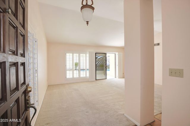 425 W KINGS Avenue, Phoenix, AZ 85023