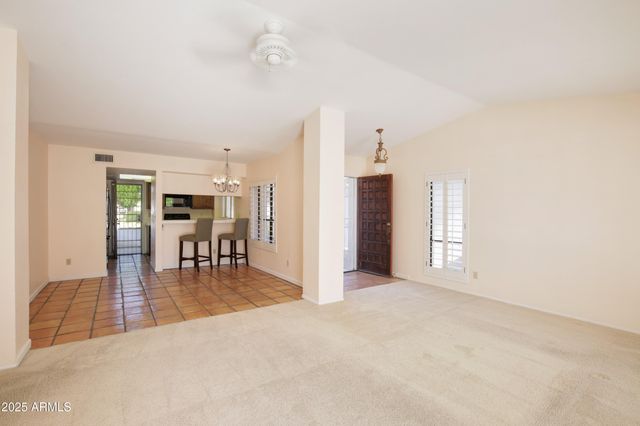 425 W KINGS Avenue, Phoenix, AZ 85023