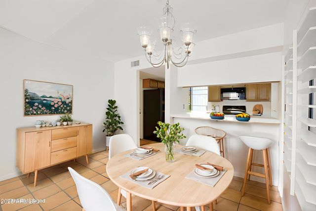 425 W KINGS Avenue, Phoenix, AZ 85023