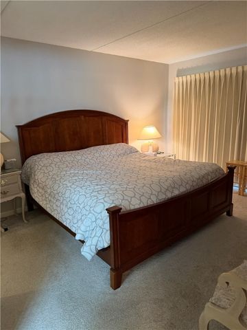 650 East Greenwich Avenue 207, West Warwick, RI 02893