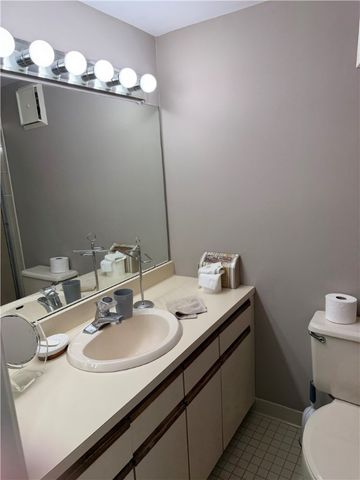 650 East Greenwich Avenue 207, West Warwick, RI 02893