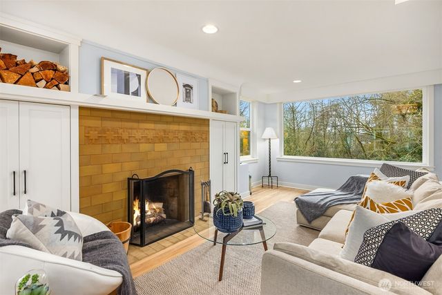 7204 NE Baker Hill Road, Bainbridge Island, WA 98110