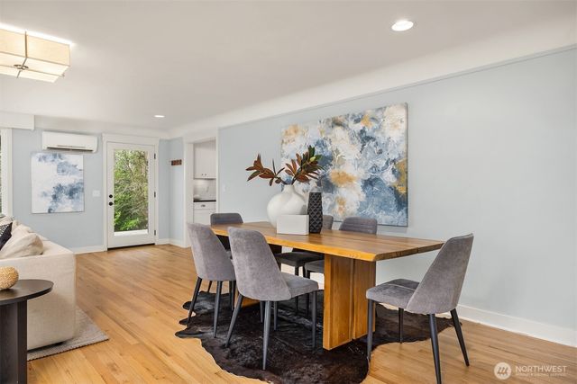 7204 NE Baker Hill Road, Bainbridge Island, WA 98110