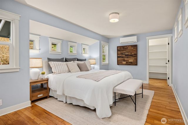 7204 NE Baker Hill Road, Bainbridge Island, WA 98110