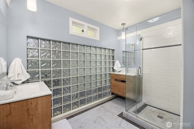 7204 NE Baker Hill Road, Bainbridge Island, WA 98110