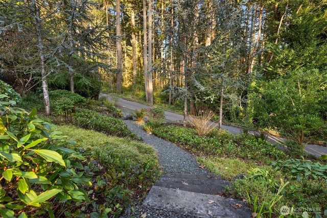 7204 NE Baker Hill Road, Bainbridge Island, WA 98110