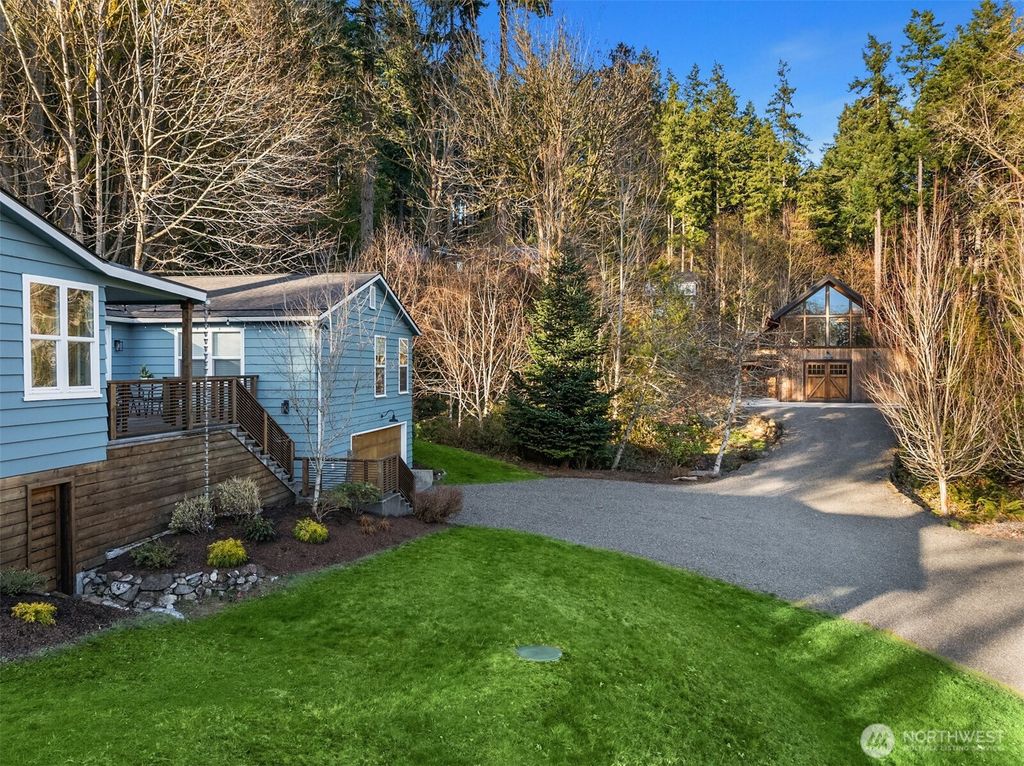 7204 NE Baker Hill Road, Bainbridge Island, WA 98110