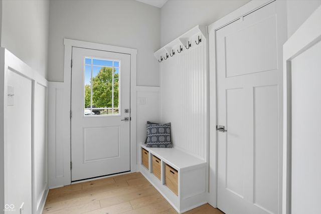 7615 Beekman Terrace, Zionsville, IN 46077