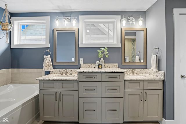 7615 Beekman Terrace, Zionsville, IN 46077