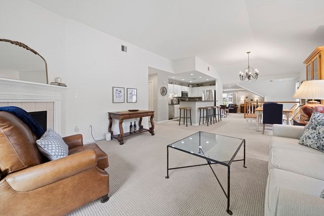 7 Evergreen Circle 7, Canton, MA 02021