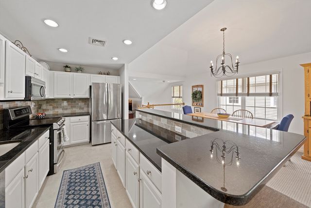 7 Evergreen Circle 7, Canton, MA 02021