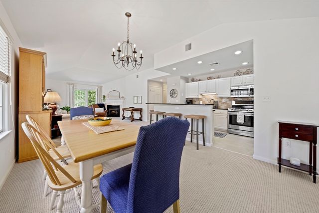 7 Evergreen Circle 7, Canton, MA 02021